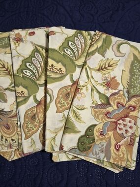 Hand Crafted Green and Cream Floral Cotton Napkins